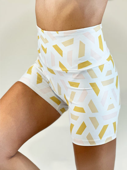 Shorts Gold Geometric